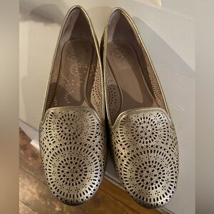Vince Camuto Metallic Gold Eliza Laser Cut Ballet Flats size 8 like new …